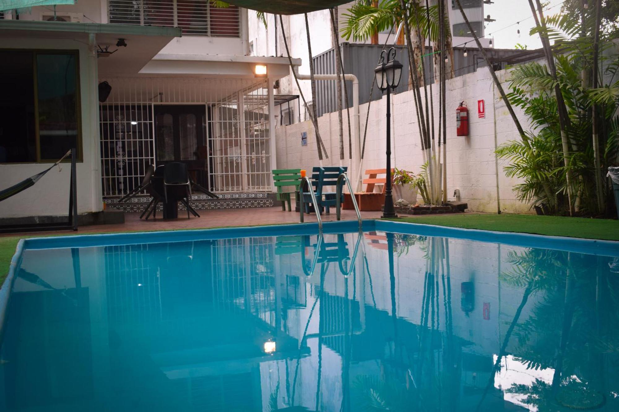 Hostal Loco Coco Loco Panama City Exterior photo