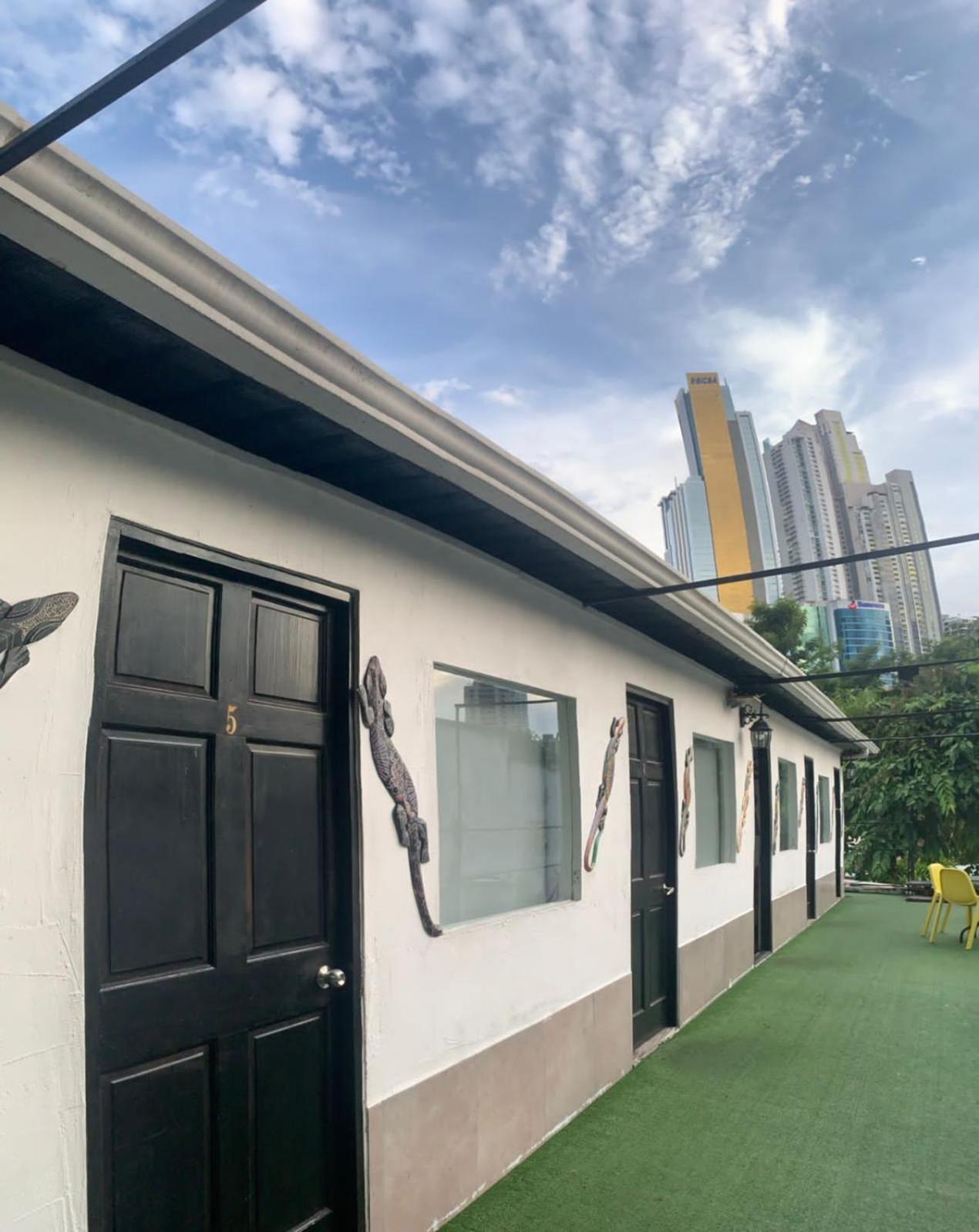 Hostal Loco Coco Loco Panama City Exterior photo