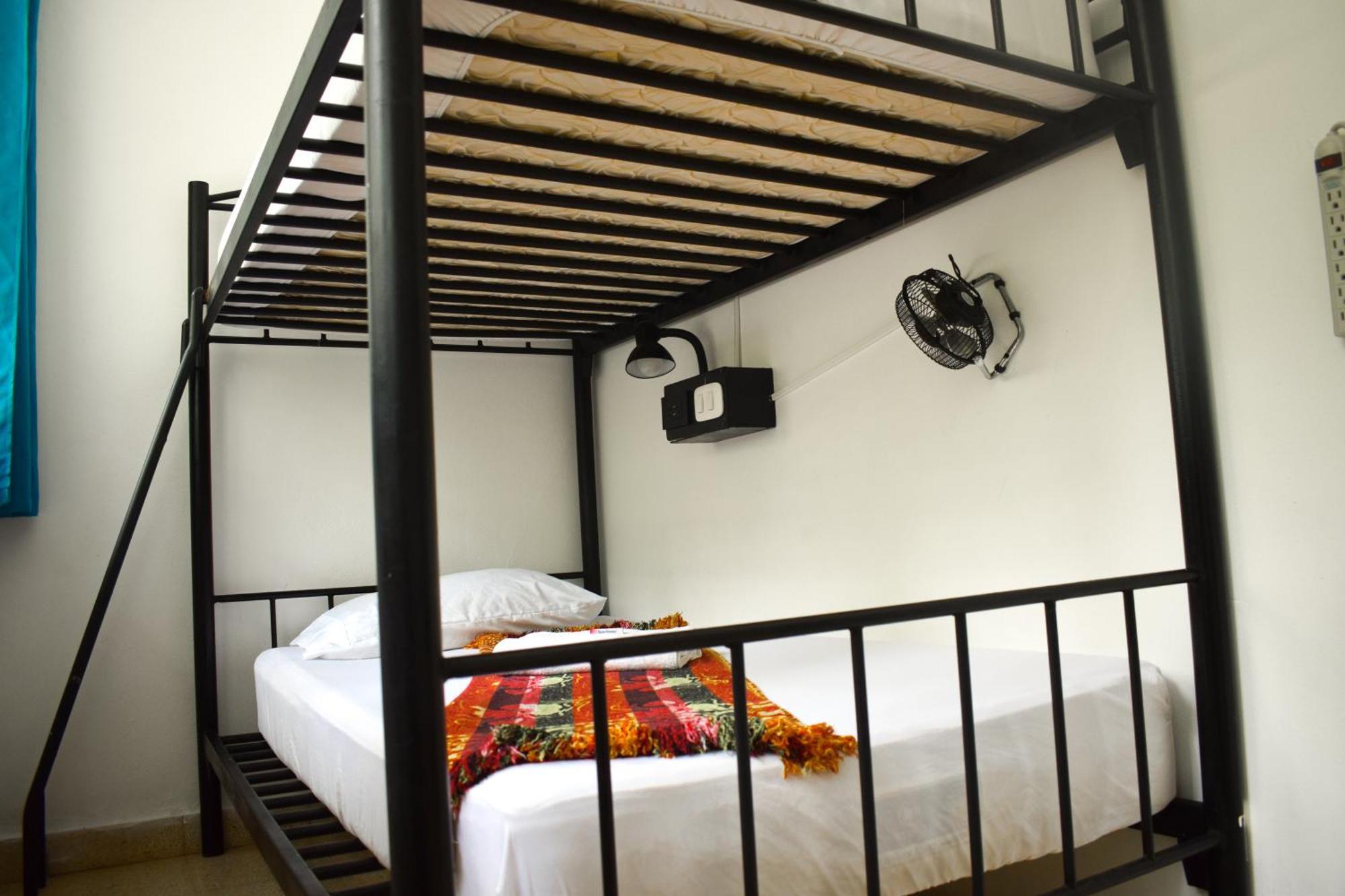Hostal Loco Coco Loco Panama City Exterior photo